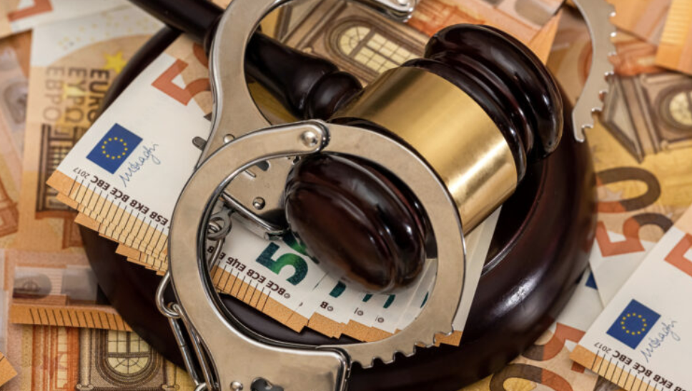 Στο στόχαστρο της Αρχής για το Ξέπλυμα Μαύρου Χρήματος: 200 υψηλόβαθμοι δημόσιοι υπάλληλοι-«τζογαδόροι»