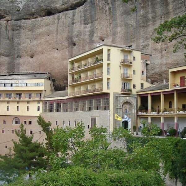 Σύλληψη του Ηγουμένου στο Μέγα Σπήλαιο για απόπειρα πώλησης ιερού Ευαγγελίου του&hellip;