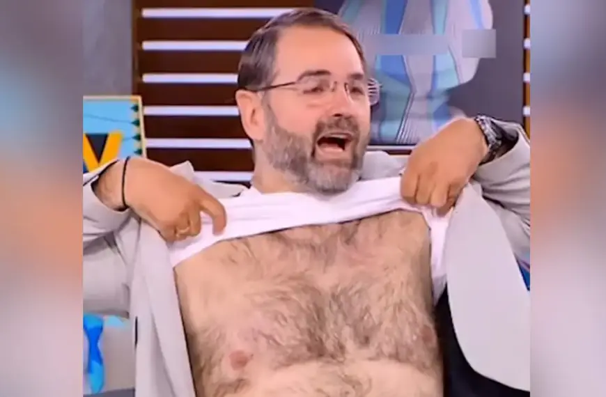 «Ξέφυγε» ο Μπαλάσκας: Σήκωσε στα καλά καθούμενα τη μπλούζα του για να δείξει το δασύτριχο στήθος του