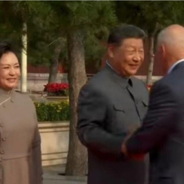 Γιώργος Παπανδρέου: Η θερμή χειραψία με Σι Τζινπίνγκ: «Η Ελλάδα φάρος διαλόγου&hellip;