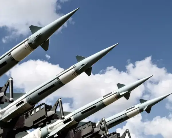 Ρωσία: Σχέδιο Λονδίνου–Παρισιού για εξοπλισμό της Ουκρανίας με πυρηνικές βόμβες