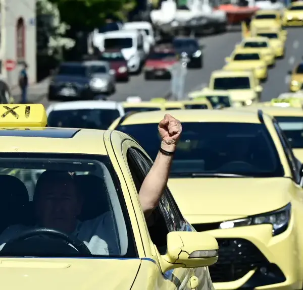 Ταξί: Νέα 48ωρη απεργία προκήρυξε το ΣΑΤΑ ενάντια στις μεταρρυθμίσεις της κυβέρνησης