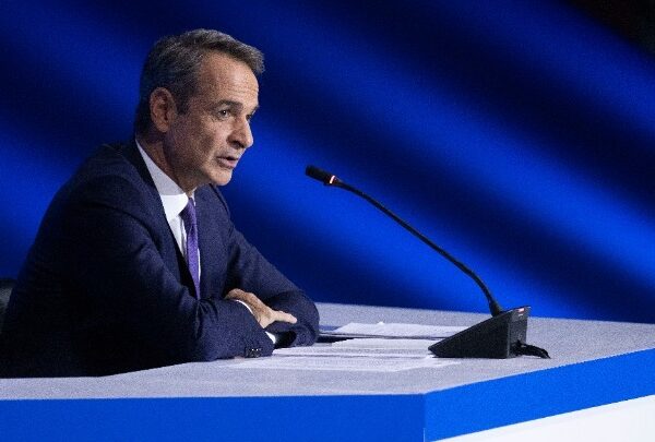 Μητσοτάκης: Γιατί δεν εντάχθηκε ο 13ος μισθός για τους δημοσίους υπαλλήλους