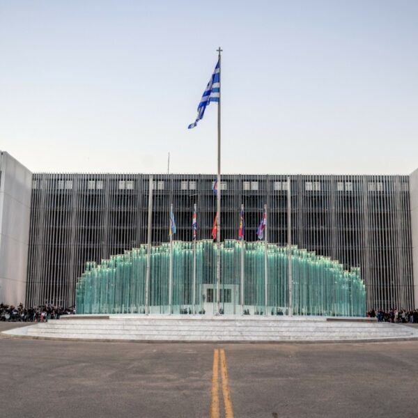 Πεντάγωνο: Η βιοκλιματική πρόσοψη που αλλάζει την εικόνα του Υπουργείου Εθνικής Άμυνας