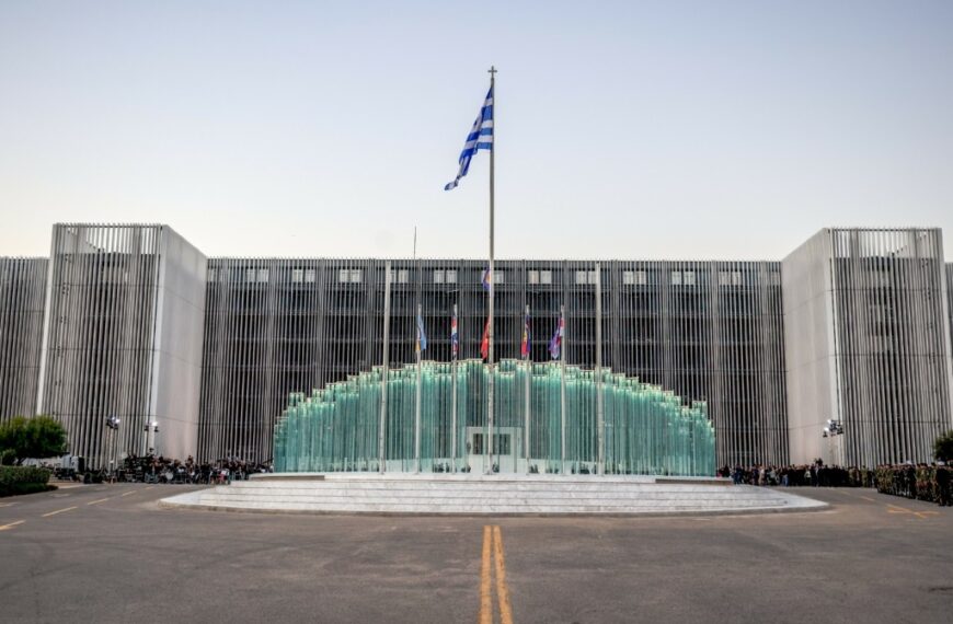 Πεντάγωνο: Η βιοκλιματική πρόσοψη που αλλάζει την εικόνα του Υπουργείου Εθνικής Άμυνας