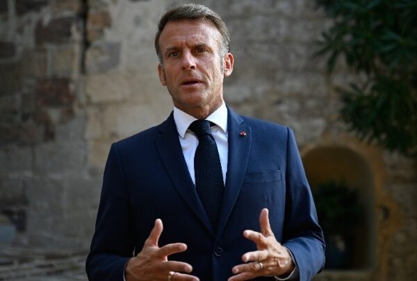 Ο Τραμπ ανάρτησε SMS που του έστειλε ο Μακρόν: «Δεν καταλαβαίνω τι κάνεις στη Γροιλανδία»