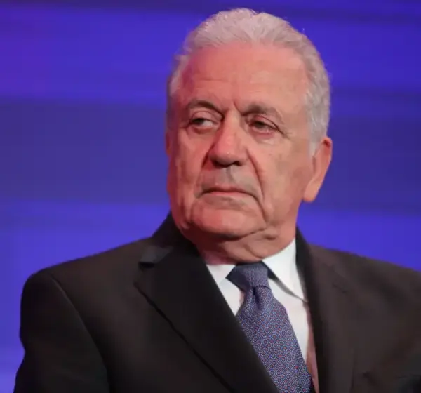 Δημήτρης Αβραμόπουλος: «Η εκταφή του παιδιού του Πάνου Ρούτσι δεν είναι πολιτικό, αλλά βαθιά ανθρώπινο ζήτημα»