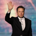 Ο Έλον Μασκ στο κατώφλι του πρώτου τρισεκατομμυρίου – Θα μπορούσε να αγοράσει την… Ελβετία