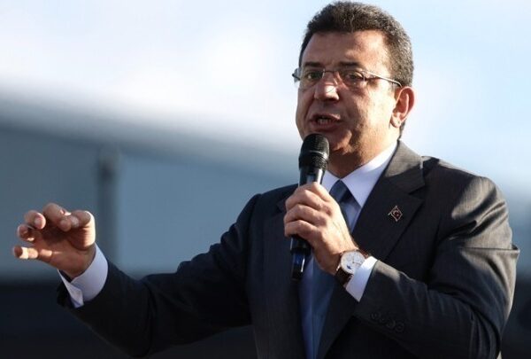 Ένταλμα σύλληψης για «πολιτική κατασκοπεία» κατά του Ιμάμογλου: Νέο επεισόδιο στη σύγκρουση με τον Ερντογάν