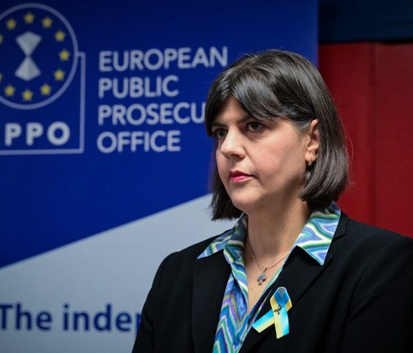 Η σιδηρά κυρία της Ευρωπαϊκής Δικαιοσύνης στην Αθήνα – H Ελλάδα παραμένει σε «ειδική παρακολούθηση»