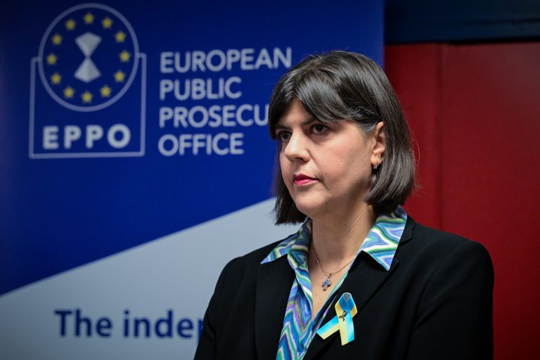 Η σιδηρά κυρία της Ευρωπαϊκής Δικαιοσύνης στην Αθήνα – H Ελλάδα παραμένει σε «ειδική παρακολούθηση»