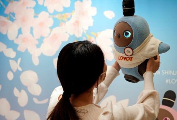 LOVOT: Το ρομπότ που «γεννήθηκε» για να αγαπά και να αγαπιέται