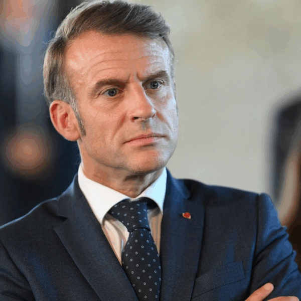 Ανάλυση / Η κατάρρευση του Μακρόν: Η Γαλλία σε κρίση, η Ευρώπη&hellip;