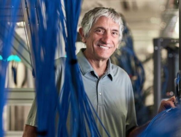 Ο νομπελίστας John M. Martinis “αποκαθιστά” την καταγωγή του: «Δεν είμαι Έλληνας,&hellip;