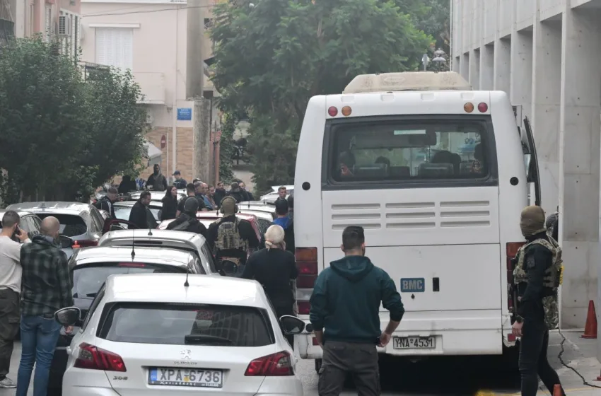 ΟΠΕΚΕΠΕ: «Αστυνομικό σόου» η μεταγωγή των συλληφθέντων – Στο φως το δαιδαλώδες&hellip;