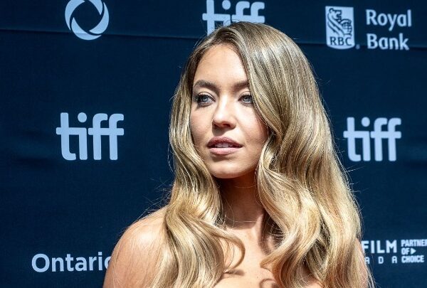 Σίντνεϊ Σουίνι: «Θα διασκέδαζα περισσότερο ως Τζέιμς Μποντ»