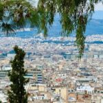 Στέγη: Η ελληνική αγορά ακινήτων ανάμεσα στη γήρανση του αποθέματος, τις ψευδείς αγγελίες, τη “φούσκα” και τη στεγαστική κρίση