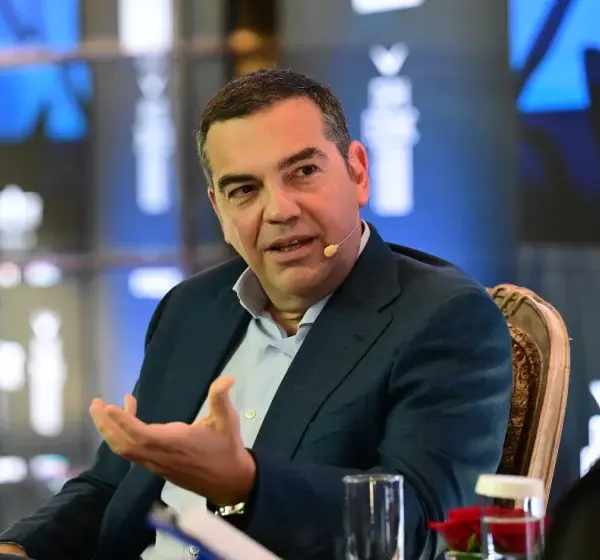 Διαψεύδονται τα σενάρια παραίτησης Τσίπρα