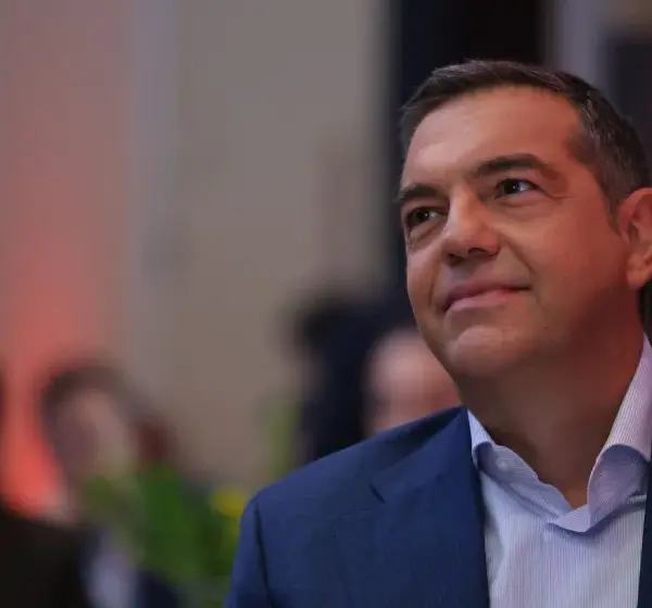 Καθυστερήσεις Τσίπρα και νευρικότητα στο επιτελείο του