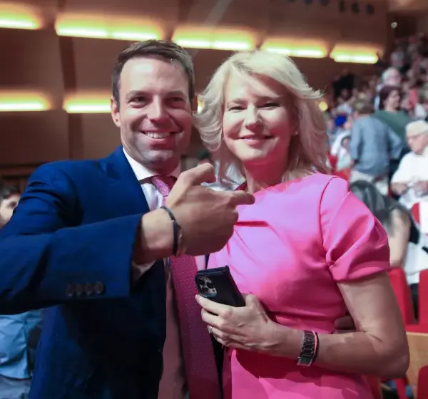 Η Θεοδώρα Τζάκρη «ανέβασε» κατά λάθος ιδιωτική συνομιλία με τον Κασσελάκη – Σάλος στα κοινωνικά δίκτυα