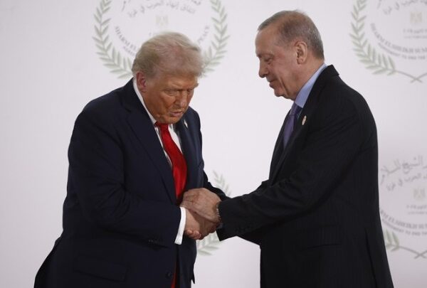 Τραμπ: «Πολύ καλός φίλος» ο Ερντογάν – Aνοίγει ξανά τον φάκελο των F-35 για την Τουρκία