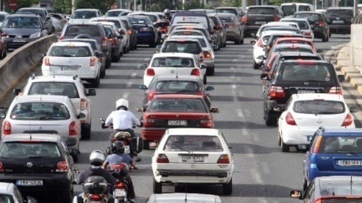 Η ΕΕ αλλάζει τους κανόνες οδήγησης: Ψηφιακές άδειες, αυστηρότερες εξετάσεις και διασυνοριακές κυρώσεις