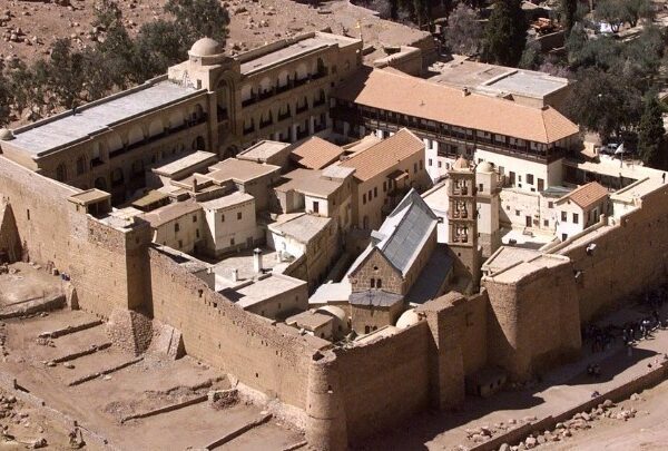 Τριήμερο Μητσοτάκη σε Σινά, Αίγυπτο και Κύπρο – Σαφές μήνυμα για τη διαφύλαξη της Μονής Αγίας Αικατερίνης