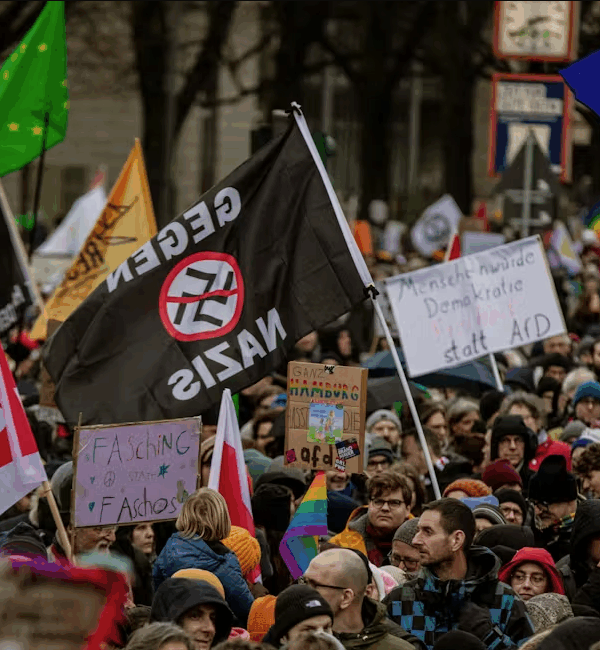 Λιγότεροι ακροδεξιοί, περισσότερη δυσπιστία: η «γκρίζα ζώνη» της γερμανικής δημοκρατίας