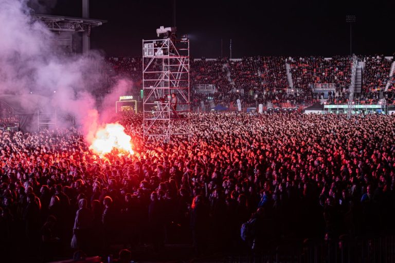 ΛΕΞ: Ο βασιλιάς της ραπ σείει το Καυταντζόγλειο
