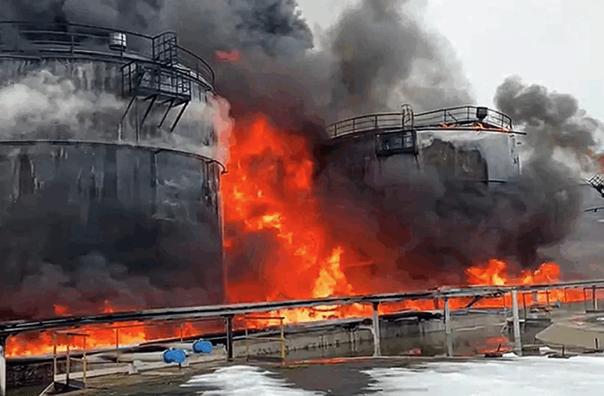 Οι ουκρανικές επιθέσεις δεν λύγισαν τα ρωσικά διυλιστήρια – Μόλις 3% η πτώση στη διύλιση πετρελαίου