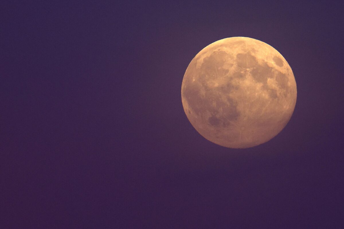 Αστεροειδής 2024 YR4: Σενάρια πρόσκρουσης στη Σελήνη το 2032 και το δίλημμα της πλανητικής άμυνας