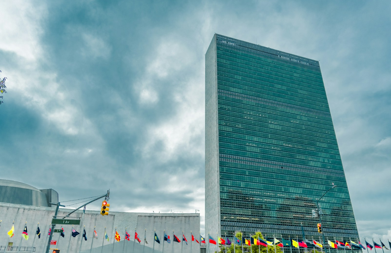 ΟΗΕ στα 80: Η θεσμική κόπωση μιας παγκόσμιας συνείδησης