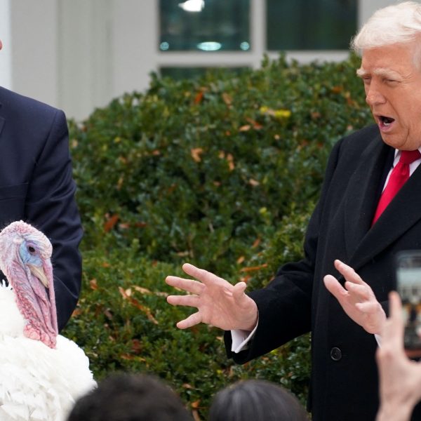 O Ζελένσκι ζητά άμεση συνάντηση με Τραμπ για την τελική συμφωνία ειρήνης&hellip;