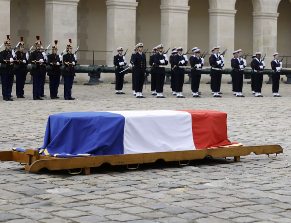 Γαλλία: Σάλος από τις δηλώσεις του αρχηγού του Γενικού Επιτελείου Ενόπλων Δυνάμεων για το ενδεχόμενο «να χάσει η πατρίδα τα παιδιά της»