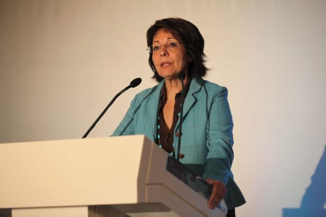 Μαρία Δαμανάκη: «Οι εξορύξεις δεν είναι λύση – αλλά η Ελλάδα δεν μπορεί…