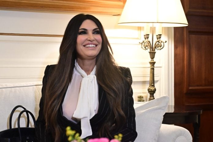 Η συνάντηση που πυροδότησε τα σενάρια: Τι κρύβει το τετ-α-τετ Σαμαρά – Γκιλφόιλ