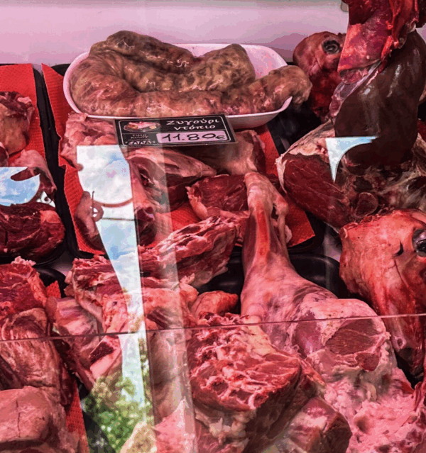 Το μοσχαρίσιο κρέας γίνεται είδος πολυτελείας: Αυξήσεις και στα υπόλοιπα κρέατα