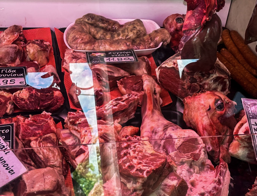 Το μοσχαρίσιο κρέας γίνεται είδος πολυτελείας: Αυξήσεις και στα υπόλοιπα κρέατα