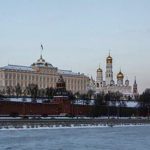 Μόσχα κατά Bloomberg: «Υβριδικός πόλεμος» η διαρροή συνομιλίας Τραμπ – Πούτιν για την Ουκρανία