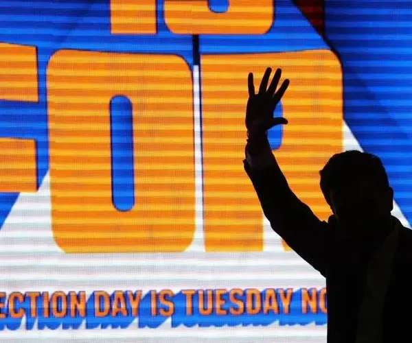 Ζαχαρίας Ζούπης / Η Νέα Υόρκη του Μαμντάνι και το ελληνικό πολιτικό&hellip;