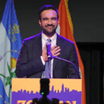 Η «μάσκα» του Ζοράν Μαμντάνι και η νέα «τραμπική» εποχή της Washington Post του Τζεφ Μπέζος