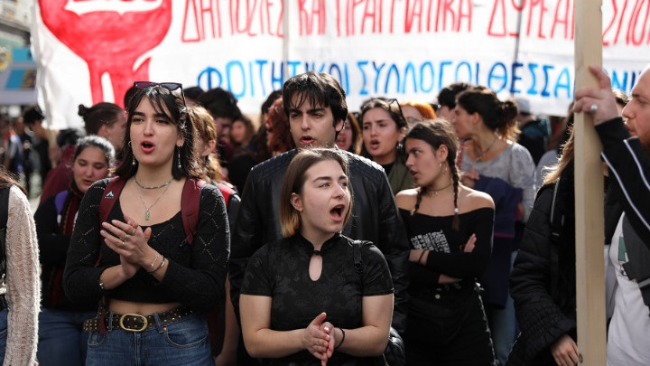 Πανεκπαιδευτικό συλλαλητήριο στα Προπύλαια αύριο για κενά, διορισμούς και αυξήσεις