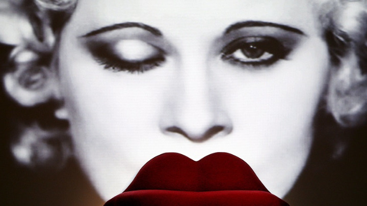 Μέι Γουέστ: Η αδάμαστη θεά του ερωτισμού που νίκησε τον πουριτανισμό και έγινε μύθος