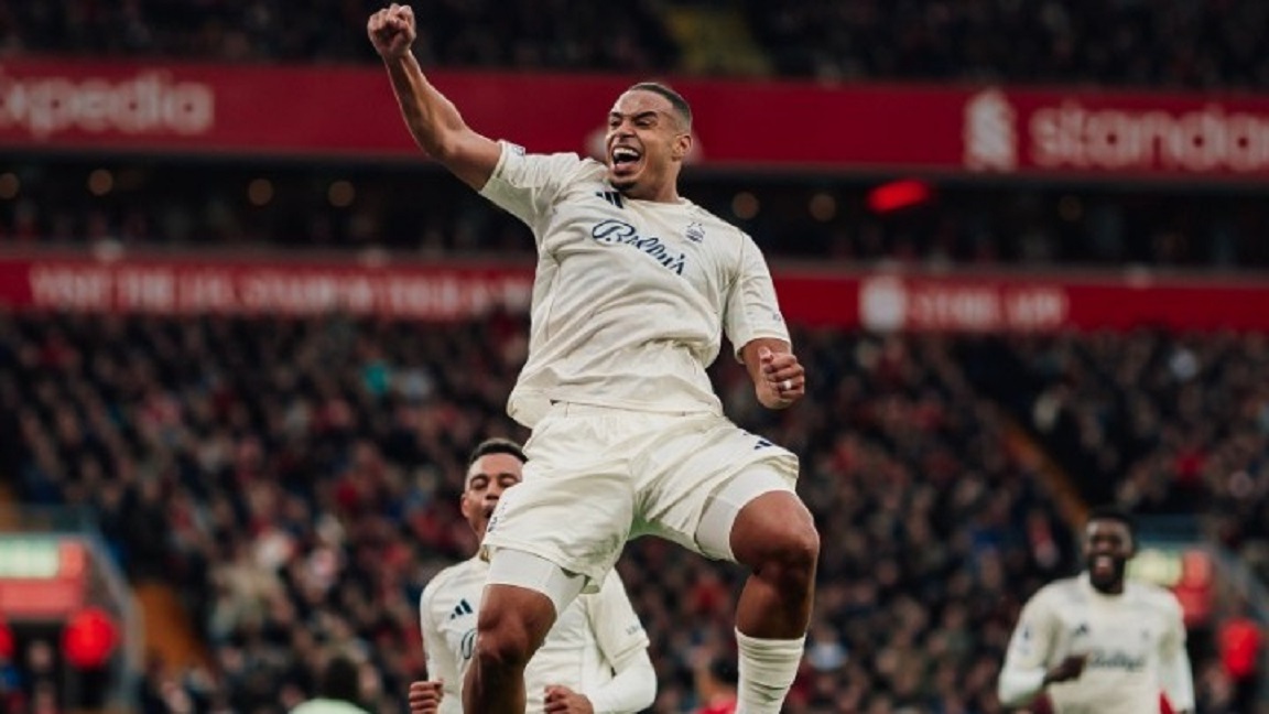 Στον… γκρεμό η Λίβερπουλ μετά τη συντριβή από τη Νότιγχαμ στο «Άνφιλντ»