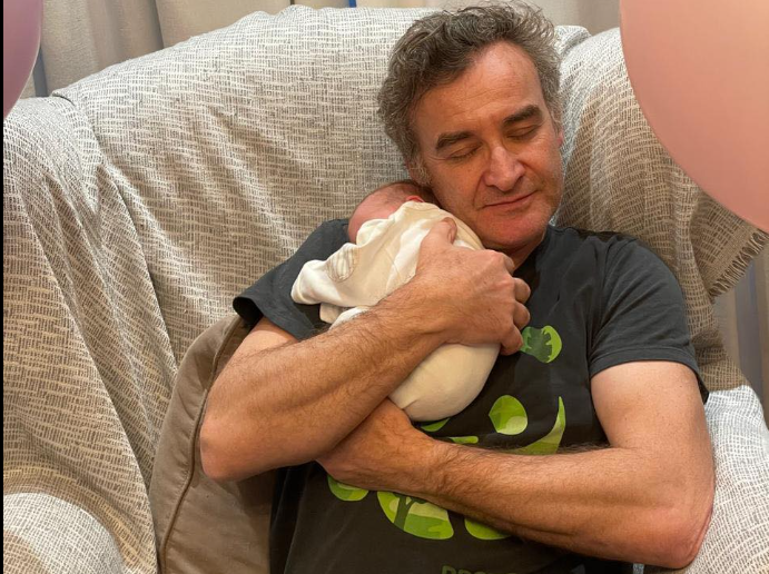 Παγκόσμια Ημέρα Προωρότητας – Κάθε Εβδομάδα Μετράει – Το συγκινητικό μήνυμα του Νίκου Ορφανού