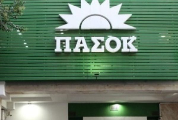 ΠΑΣΟΚ-Κίνημα Αλλαγής: Oμολογία επιβράδυνσης της οικονομίας πίσω από το κυβερνητικό success story