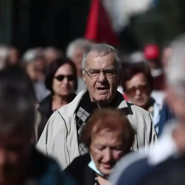 Δημογραφικό: Πώς η γήρανση του πληθυσμού απειλεί την…