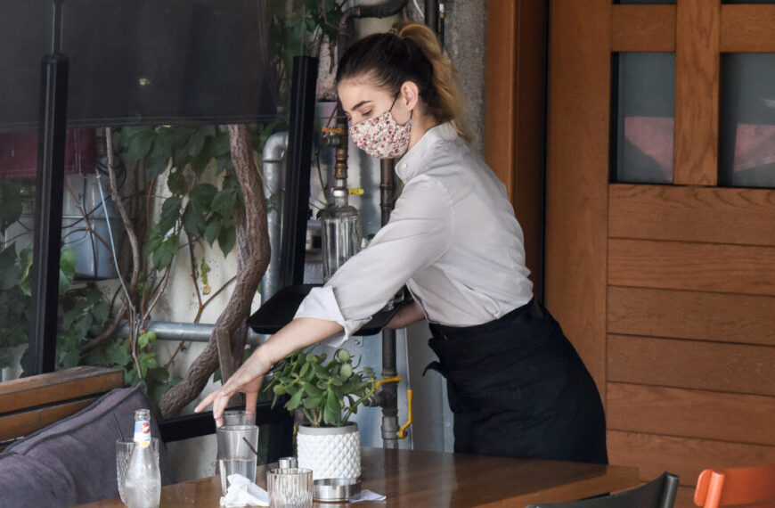 Θεόδωρος Α. Κουτρούκης / Ελληνική αγορά εργασίας: Η ευημερία των αριθμών και η φτώχεια της καθημερινότητας