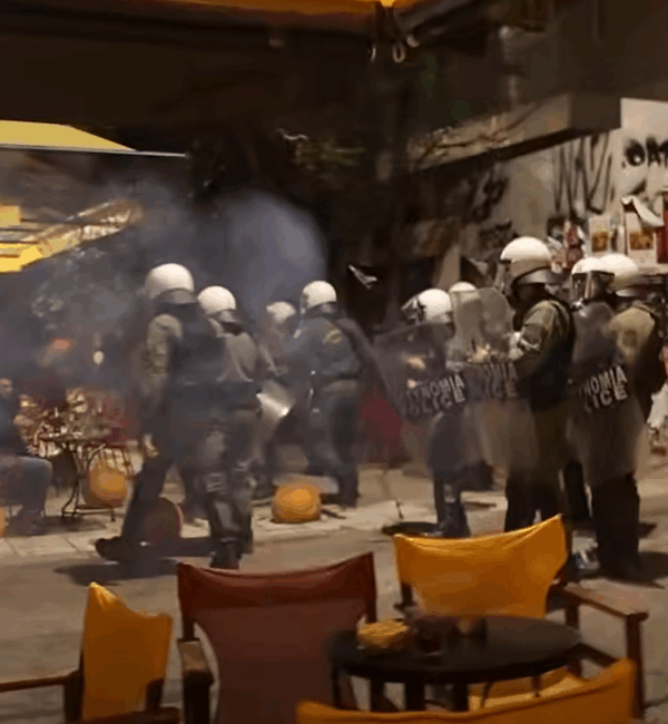 Από τα Βορίζια ως τα Εξάρχεια: Όταν το κράτος αδιαφορεί για τα καλάσνικοφ και δέρνει ΑμεΑ