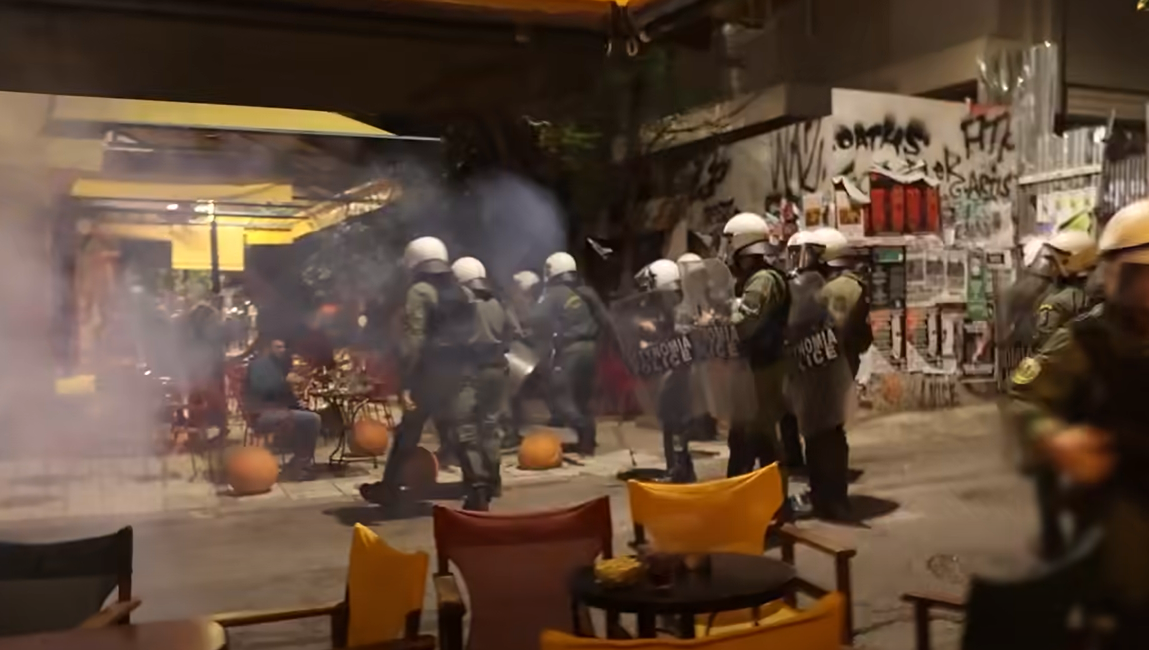 Από τα Βορίζια ως τα Εξάρχεια: Όταν το κράτος αδιαφορεί για τα καλάσνικοφ και δέρνει ΑμεΑ